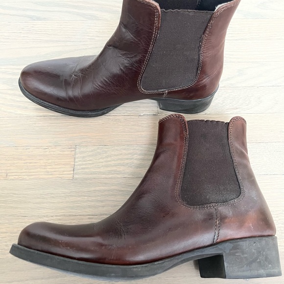 Browns Chelsea Booties - Picture 3 of 3